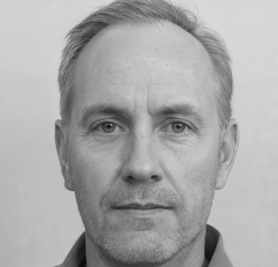 Portrait de Marc Dubois, analyste senior